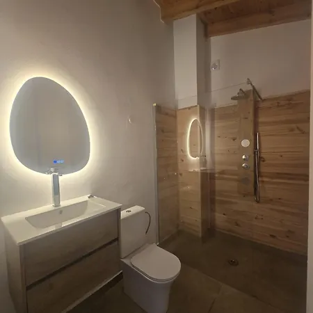 Séjour chez l'habitant Oku *